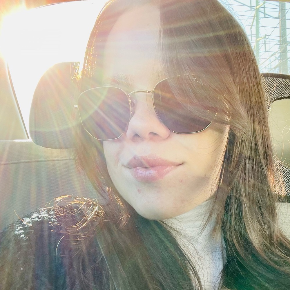 Meet your Posher, Adriana